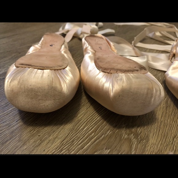 Bloch European Balance Ballet Pointe Shoes Size 7/xxxx - Picture 8 of 11